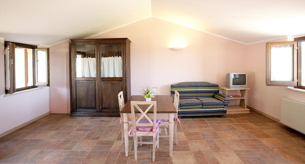 Country House Poggio Fiorito Асизи Стая снимка